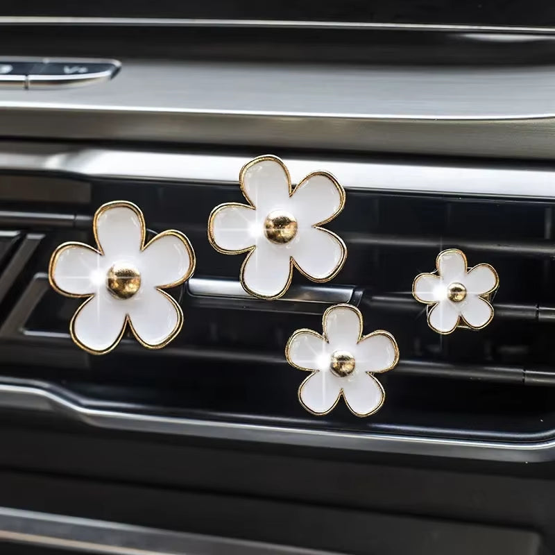 4Pcs/Set Car Outlet Vent Perfume Clips Car Air Freshener Conditioning Aromatherapy Small Daisy Interior Decoration Accessories