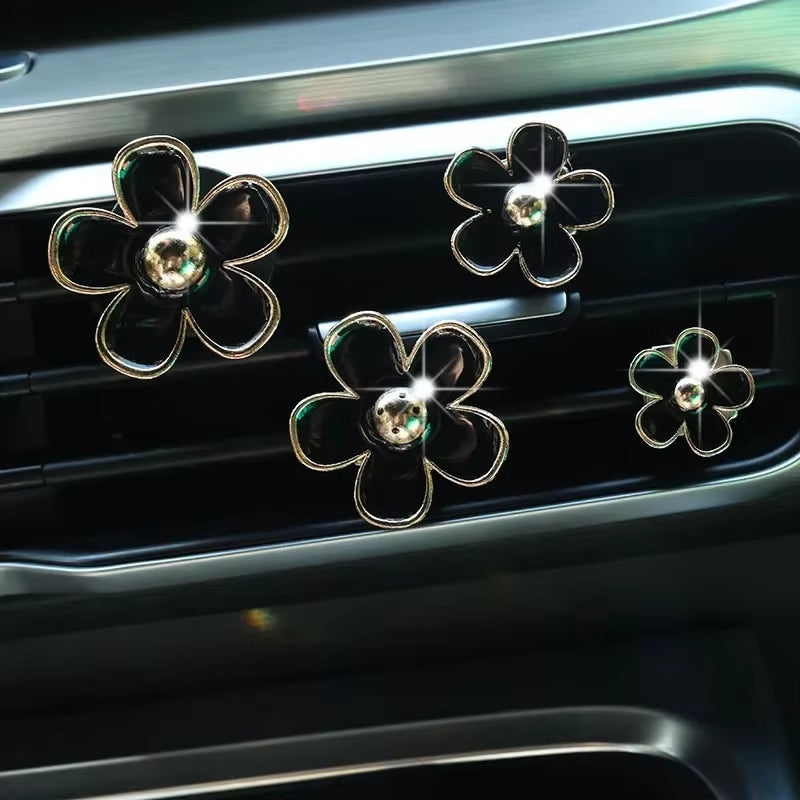4Pcs/Set Car Outlet Vent Perfume Clips Car Air Freshener Conditioning Aromatherapy Small Daisy Interior Decoration Accessories